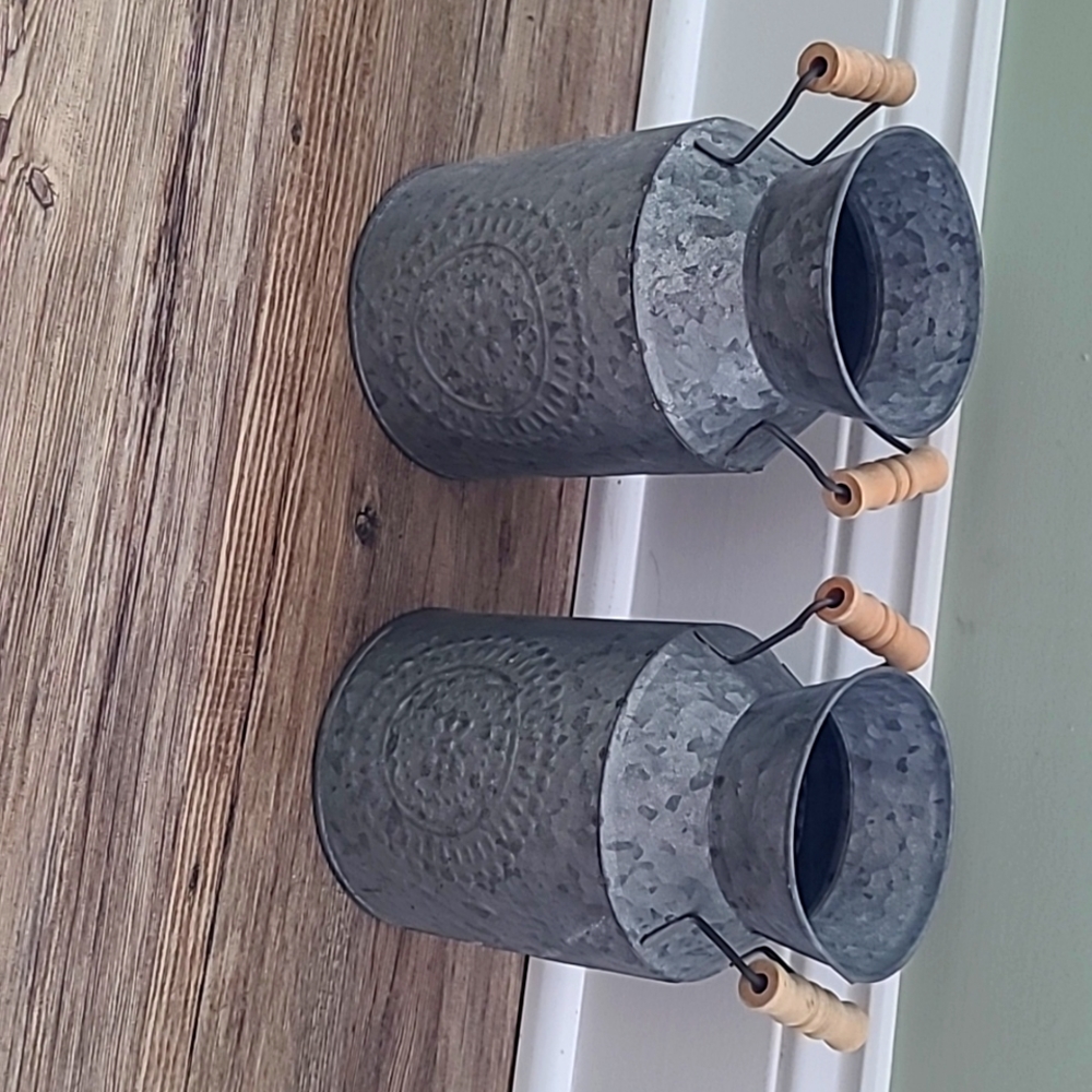 Small milk can duo